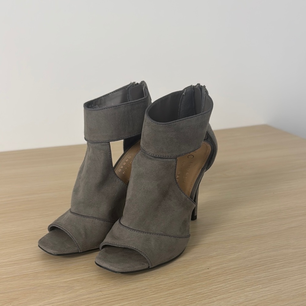 LC LAUREN CONRAD FORMAL HEELS✨